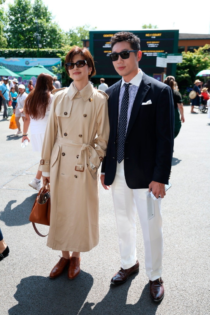 开云体育下载网页版-乒乓也是Tennis！许昕现场观战温网男单决赛