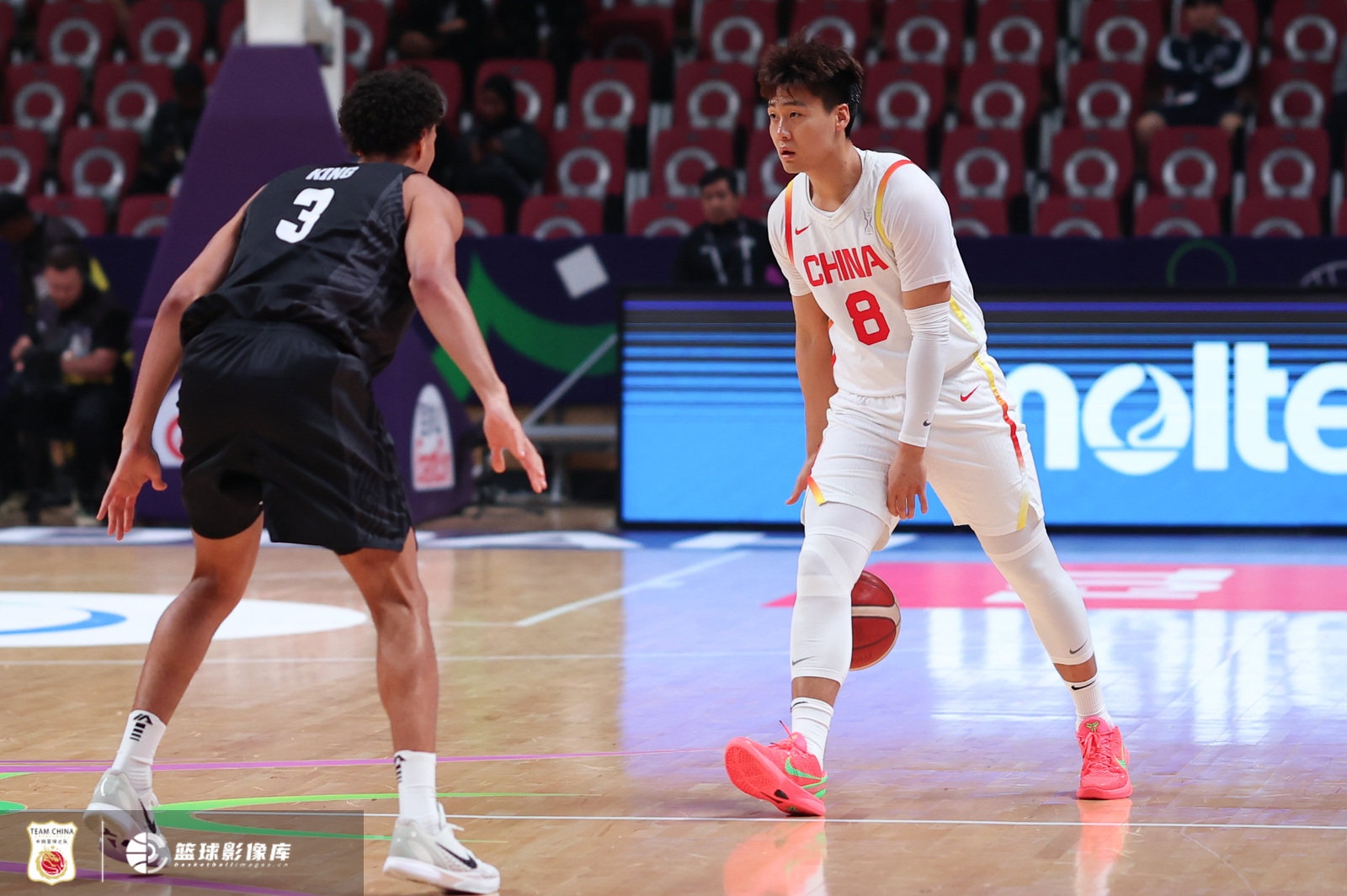 开云体育下载APP-媒体人：赵睿把球队扛肩上&amp;MVP当之无愧 如此中国男篮拟怎能不爱