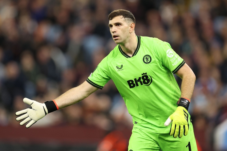 开云体育下载网址-罗马诺：大马丁落选对阵水晶宫大名单，球员已和曼联达成协议