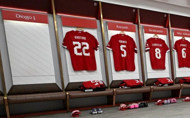 永存！利物浦更衣室保留若塔座位，他的名字被列入首轮联赛秩序册